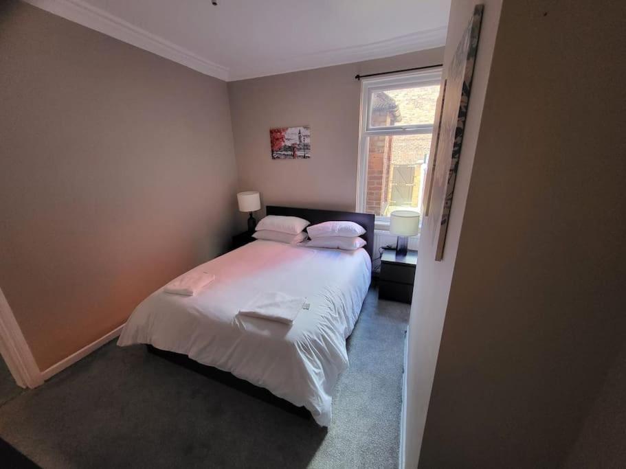 4 Bedroom House, 8 Min To City! Μάντσεστερ Εξωτερικό φωτογραφία