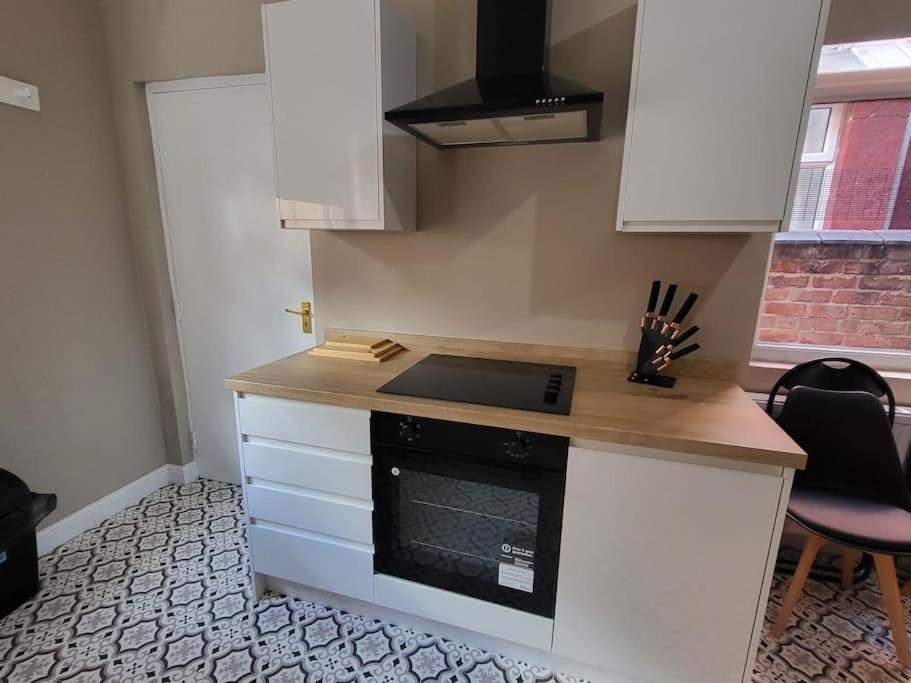 4 Bedroom House, 8 Min To City! Μάντσεστερ Εξωτερικό φωτογραφία